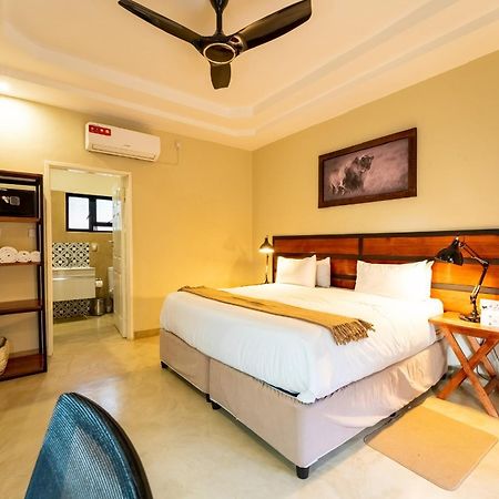 The Shrub Lodge Victoria Falls Exterior photo